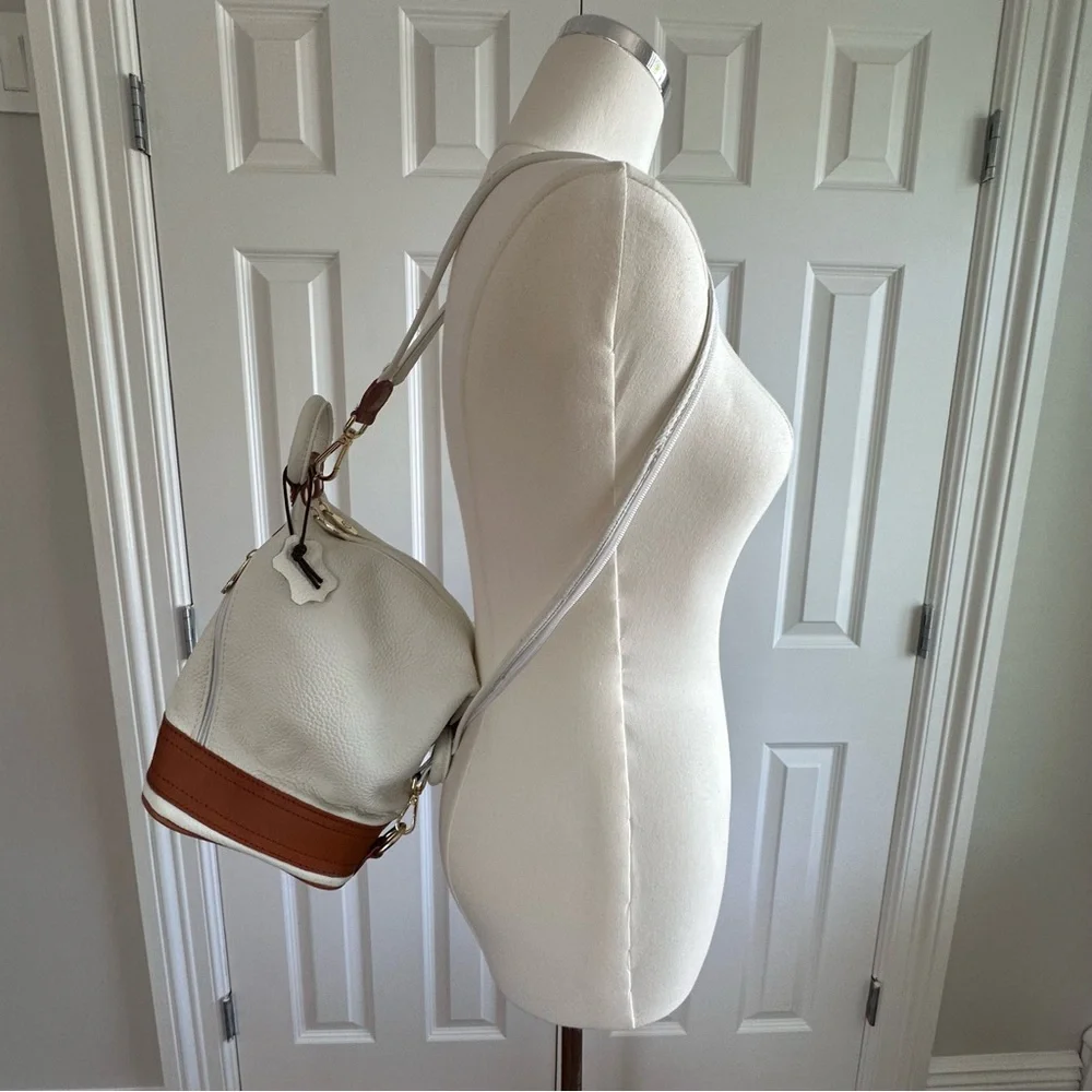 NWOT Italian White Brown Embosed Leather Convertible Backpack / Handbag w/Zipper